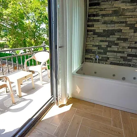 Hotel Agva Casa Rosa *